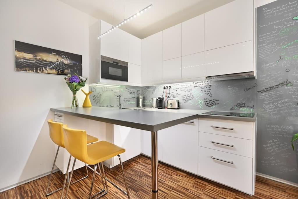 Smart & Luxury Old Town Apartment Prague Luaran gambar