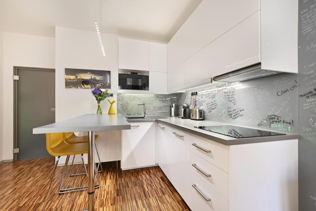 Smart & Luxury Old Town Apartment Prague Luaran gambar
